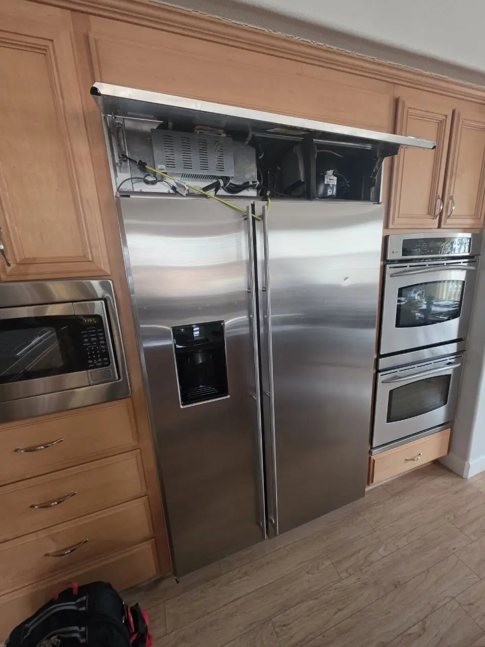 Built-in refrigerator, sealed system