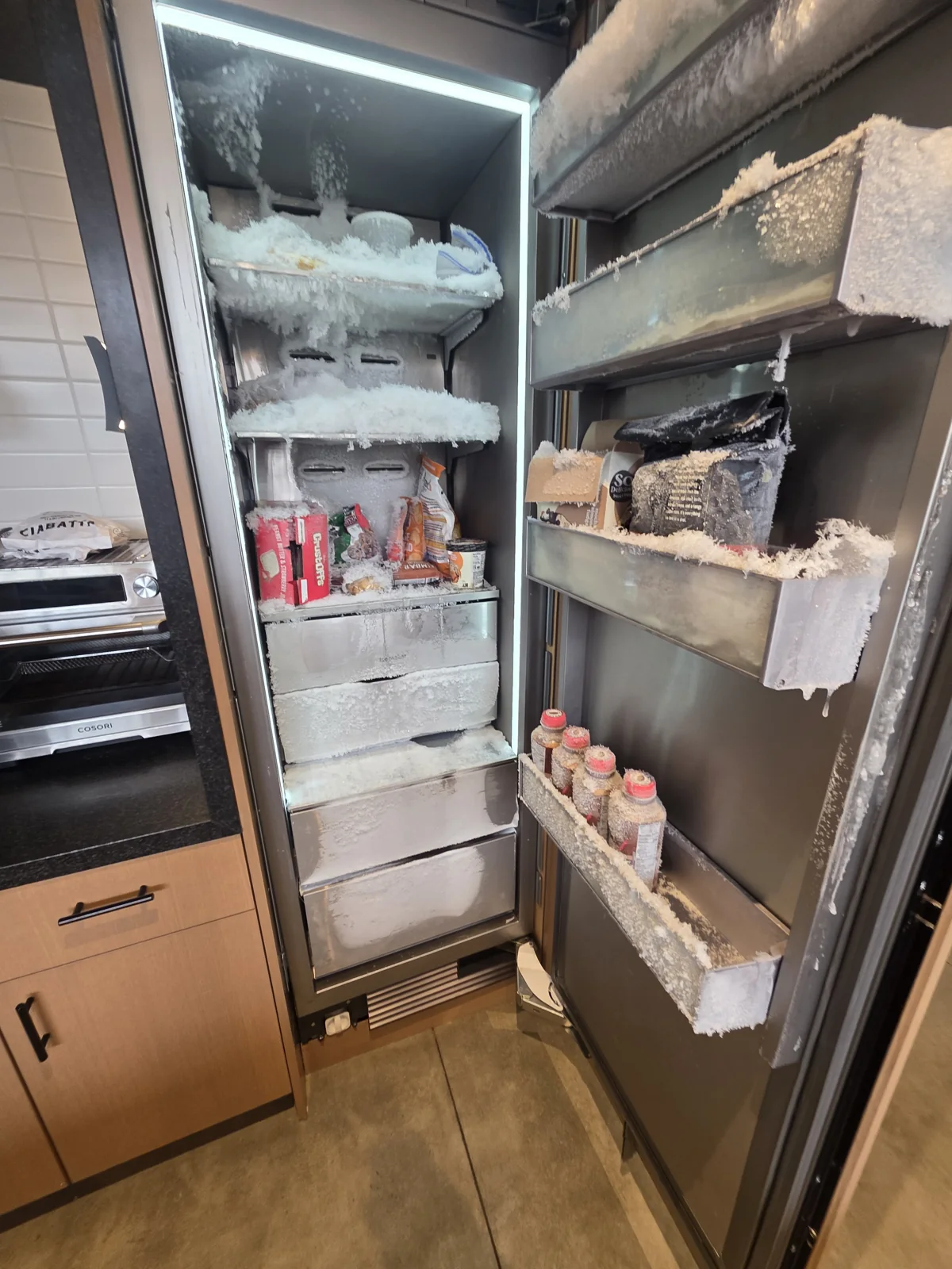 Dacor Freezer: Door Hinge Fault